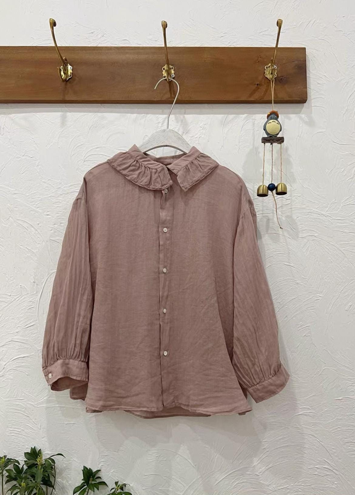 Ramie Blouse with Lace Ruffled Collar